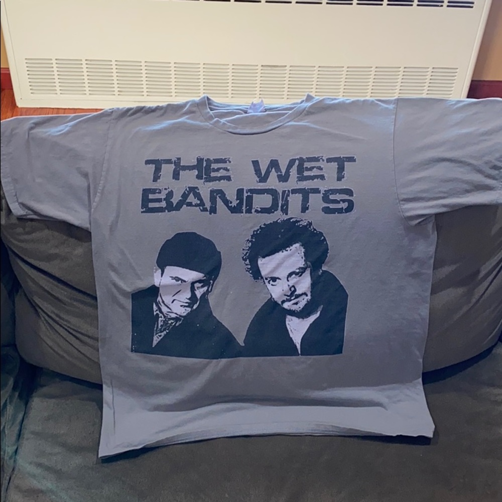 Men’s size L Home Alone T-Shirt